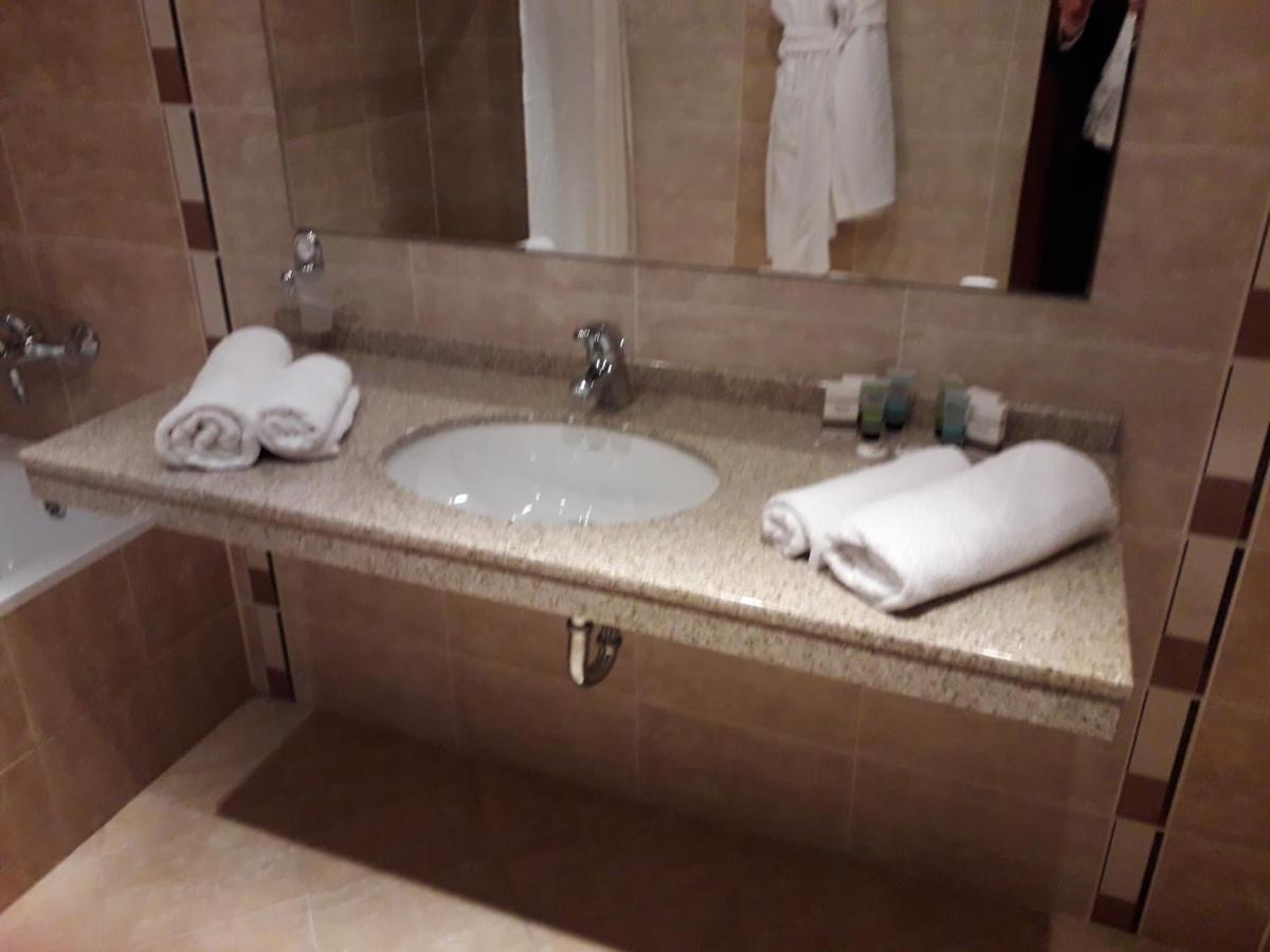 Terra Complex Spa Apartment 1 Bedroom Suite Razlog Luaran gambar
